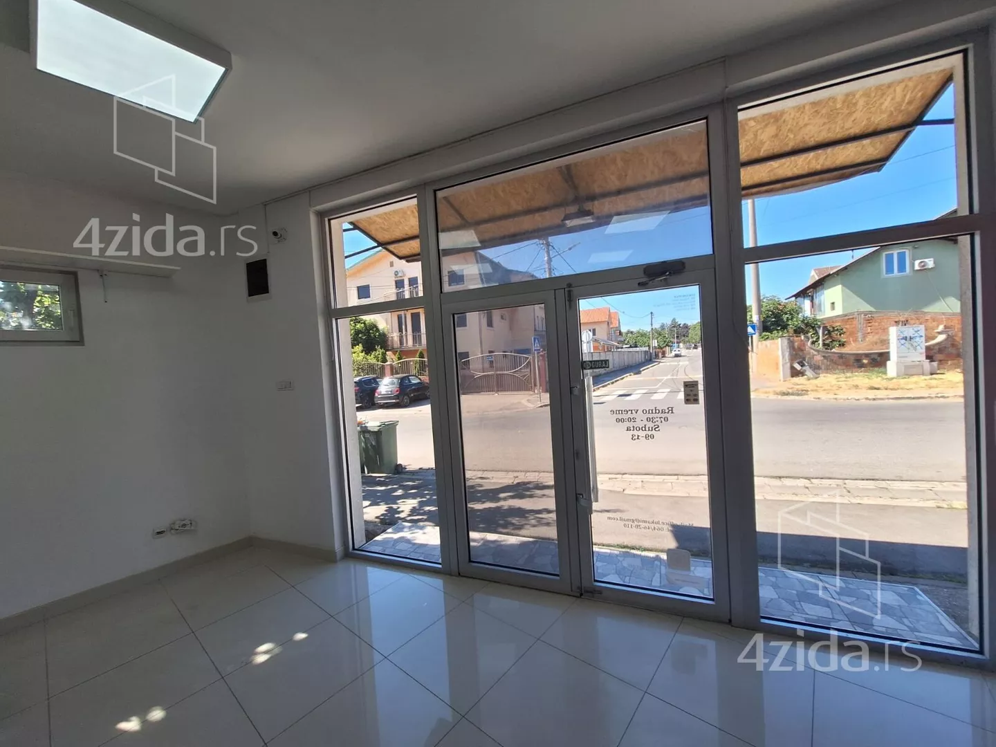 Lokal | 4zida
