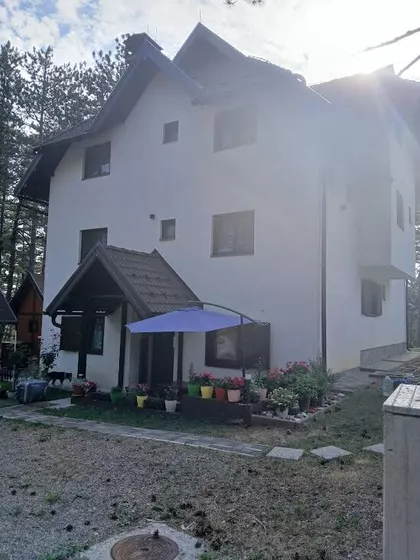 Kaluđerske Bare | 4zida.rs