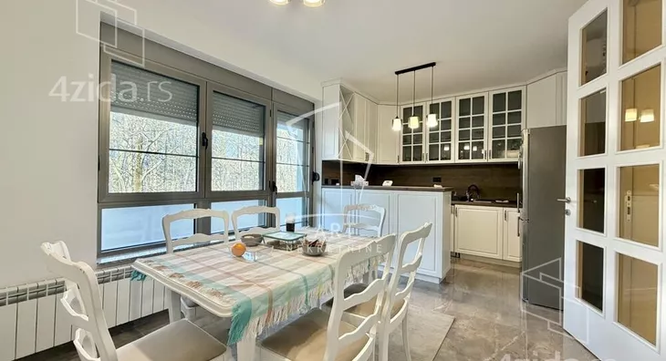 5-etažna kuća | 4zida