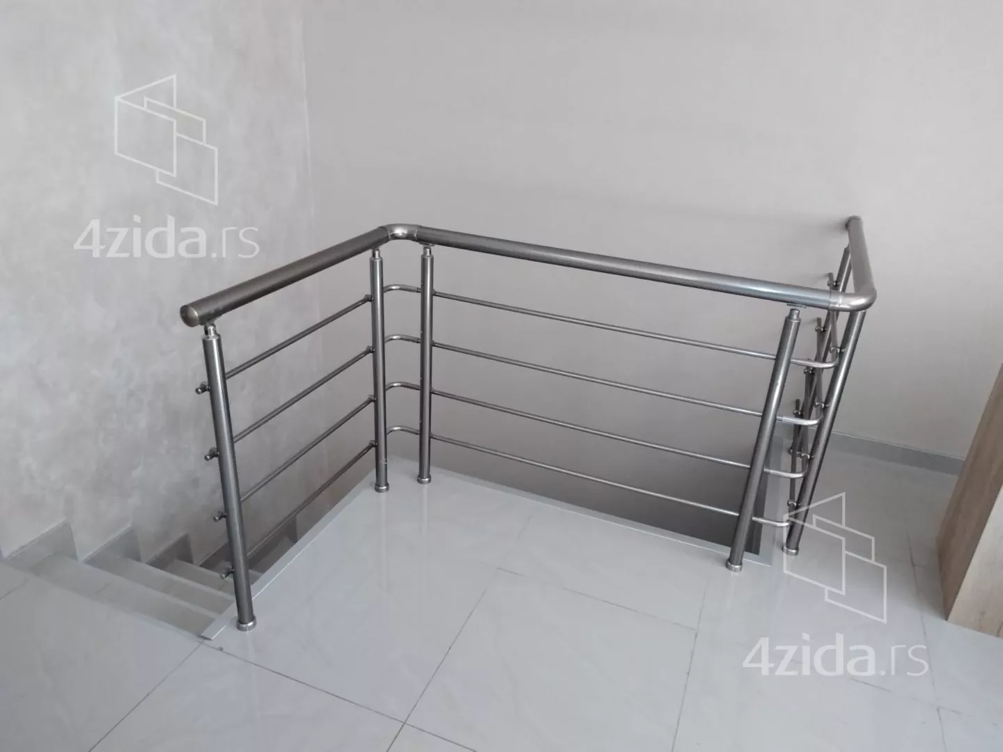 Lokal | 4zida