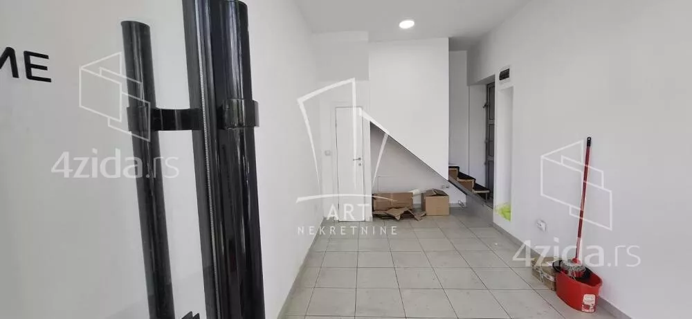 Lokal | 4zida