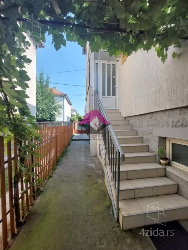 Petoiposoban stan | 4zida