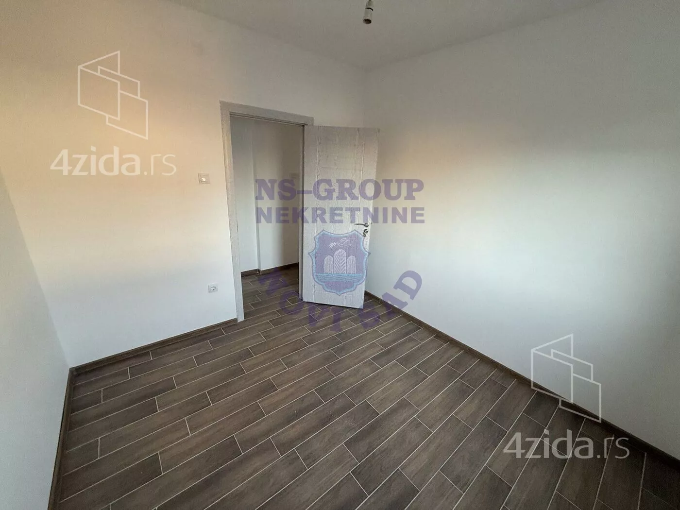 Četvoroiposoban stan | 4zida