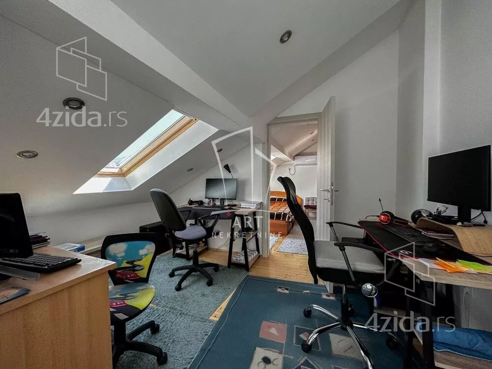 Petosoban stan | 4zida