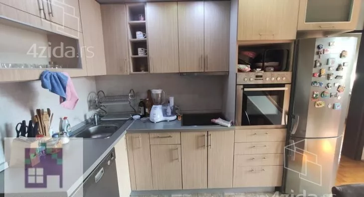 Petosoban stan | 4zida