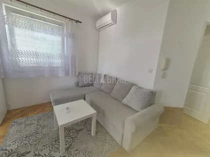 Kneževačka | 4zida.rs
