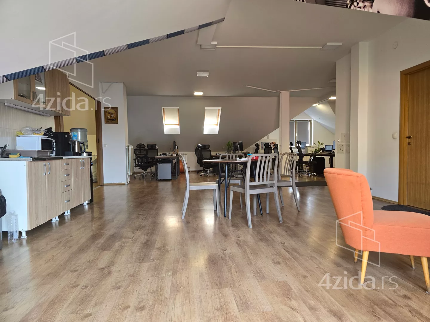 Poslovni prostor | 4zida