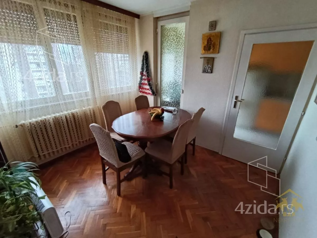 Troiposoban stan | 4zida