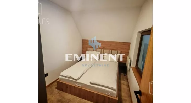 Šestosoban stan | 4zida