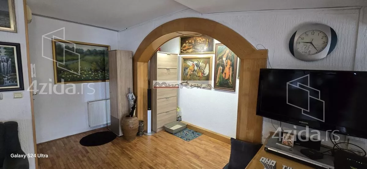 Troiposoban stan | 4zida