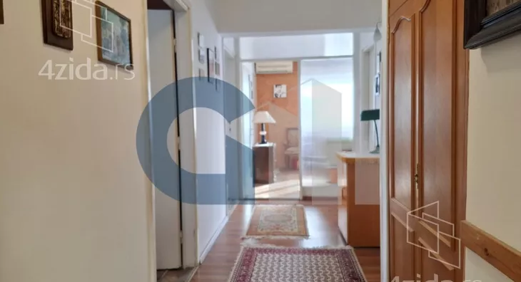 Četvoroiposoban stan | 4zida