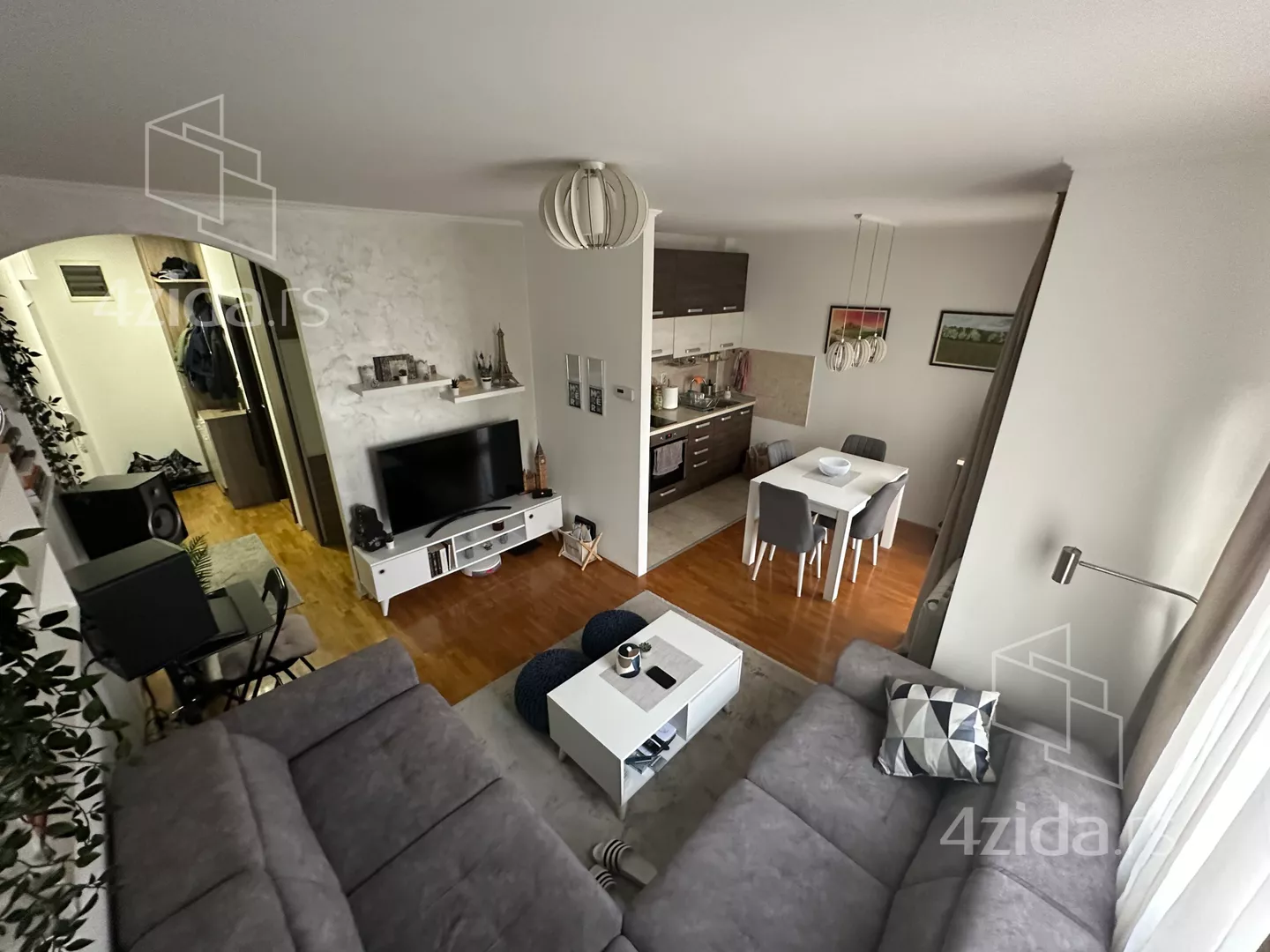 Jednoiposoban stan | 4zida