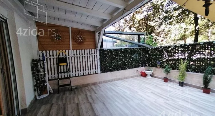 Troiposoban stan | 4zida