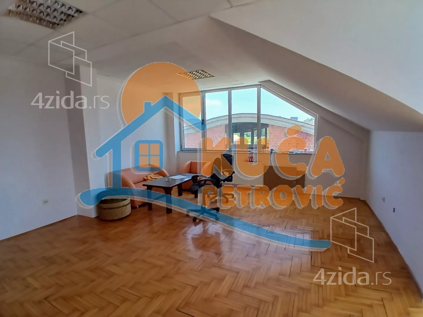 Lokal | 4zida