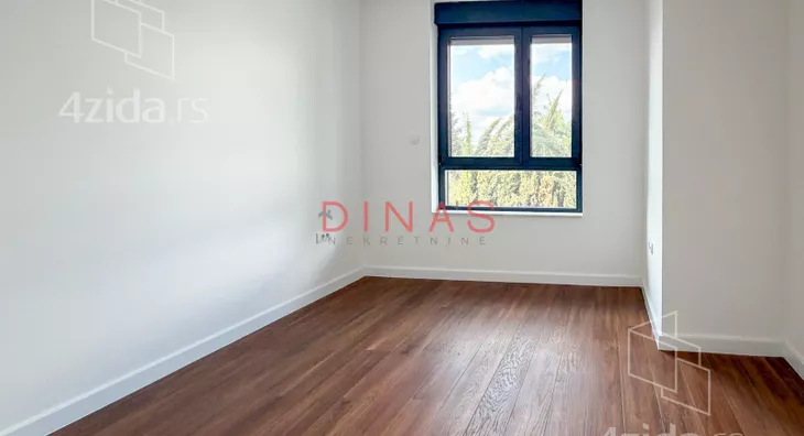 Šestosoban stan | 4zida