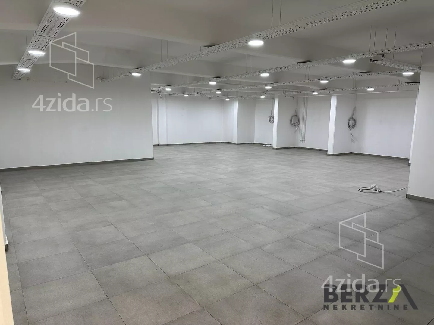 Poslovni prostor | 4zida