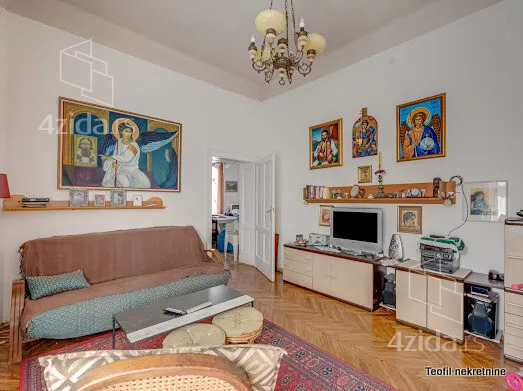 Sedmosoban stan | 4zida
