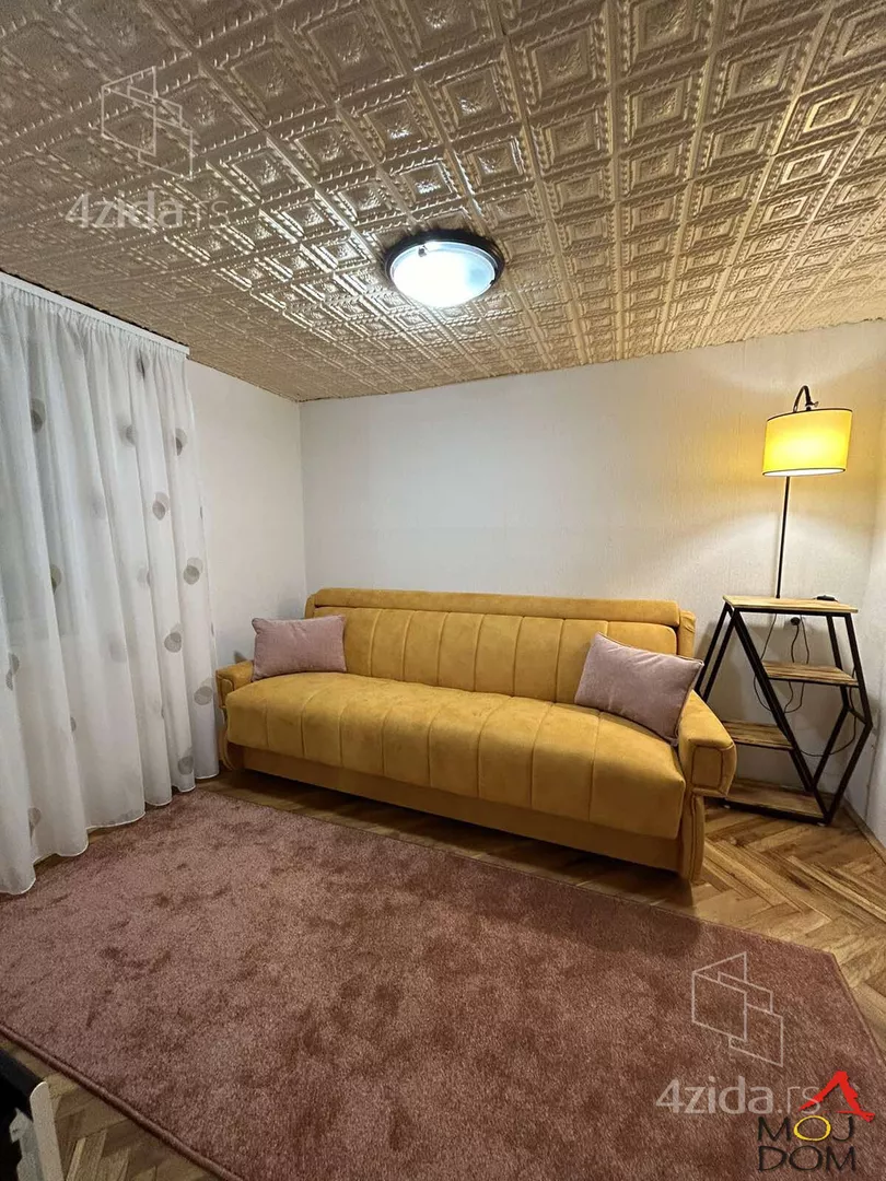 Četvoroiposoban stan | 4zida