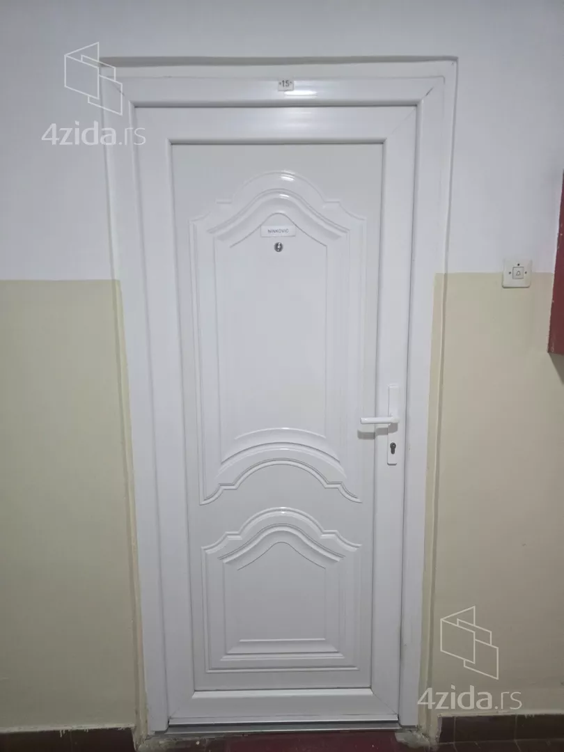 Četvoroiposoban stan | 4zida