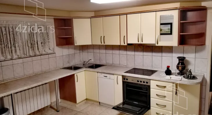 4-etažna kuća | 4zida