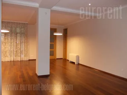 CENTAR | 4zida.rs
