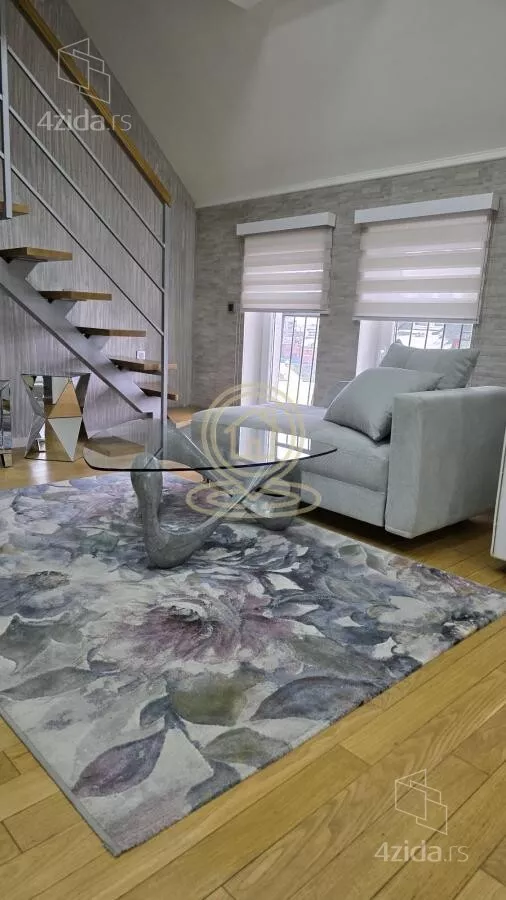 Petosoban stan | 4zida