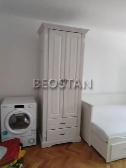 Mike Alasa | 4zida.rs