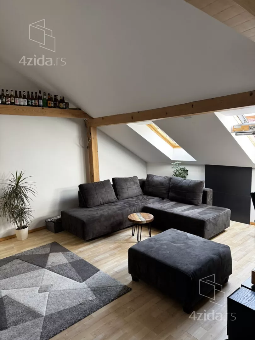 Četvoroiposoban stan | 4zida