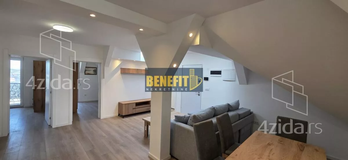 Četvoroiposoban stan | 4zida