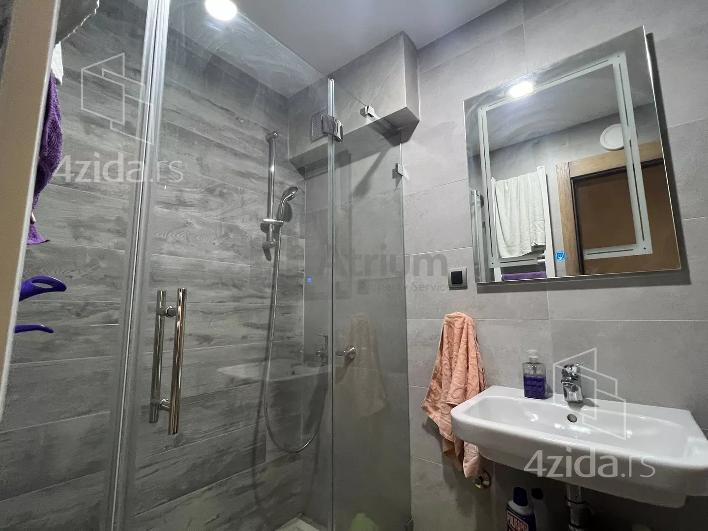 Petosoban stan | 4zida