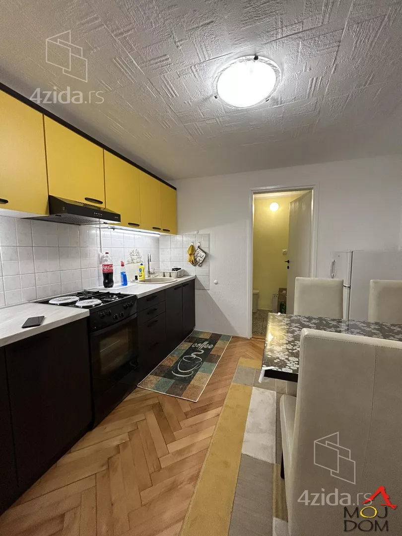 Četvoroiposoban stan | 4zida