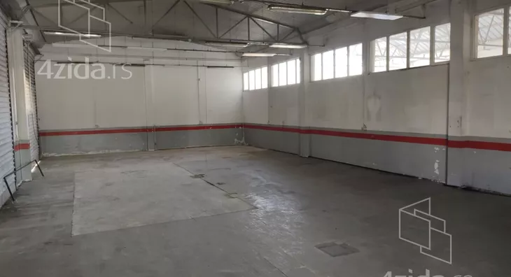 Poslovna zgrada | 4zida