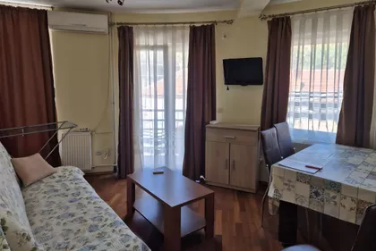 Crvenog Barjaka 14 | 4zida.rs