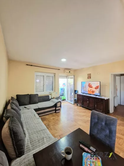 Cara Dušana | 4zida.rs