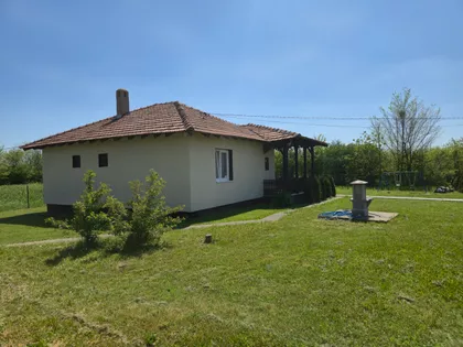 Bata Lakina | 4zida.rs