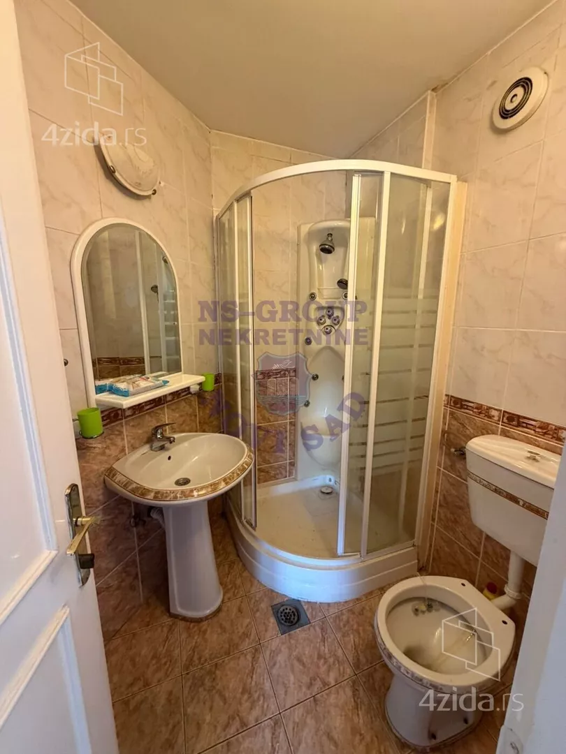 Petoiposoban stan | 4zida