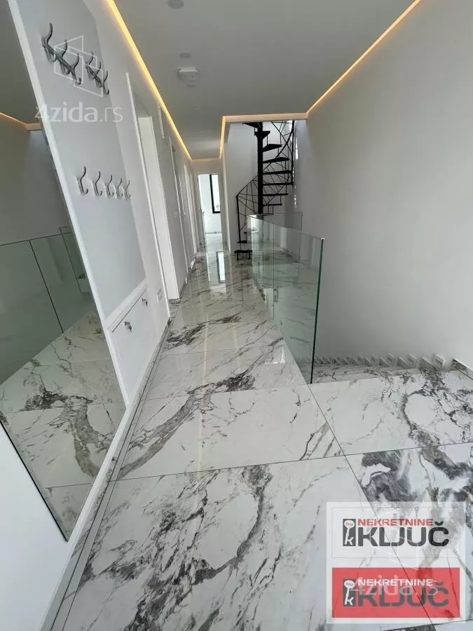 Kuća | 4zida