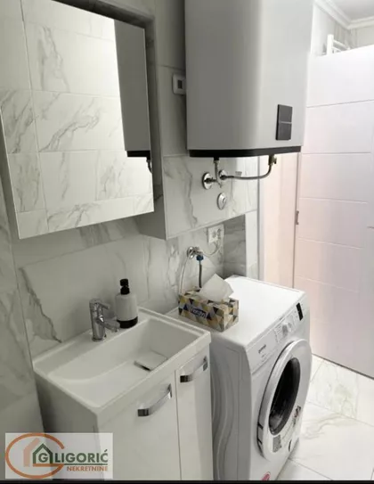 Gvozdićeva | 4zida.rs