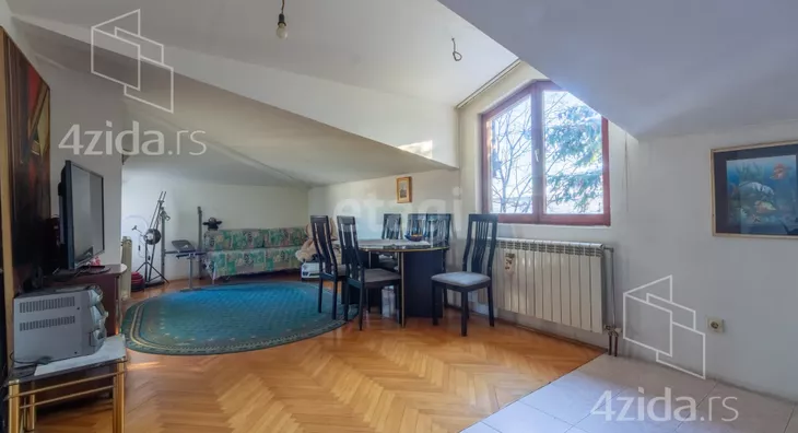 Šestosoban stan | 4zida