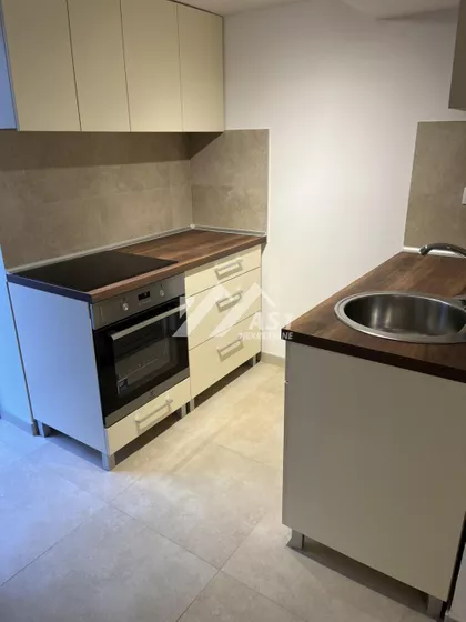 Dr Ketrin Mekfel | 4zida.rs