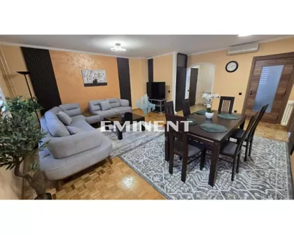 Ismeta Mujezinovića | 4zida.rs