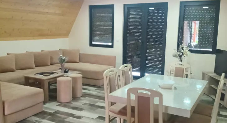 5-etažna kuća | 4zida