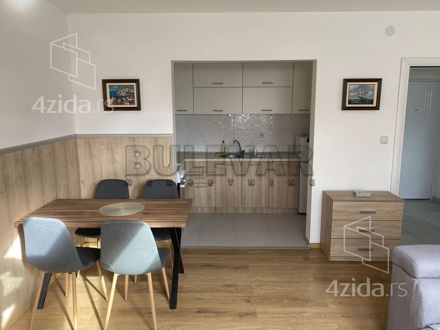 Dvoiposoban stan | 4zida