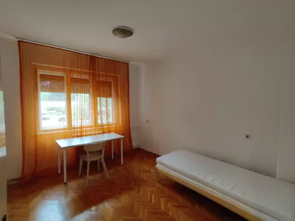 Puškinov Trg | 4zida.rs