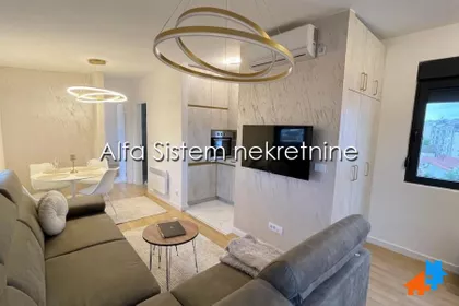 Vukov Spomenik | 4zida.rs