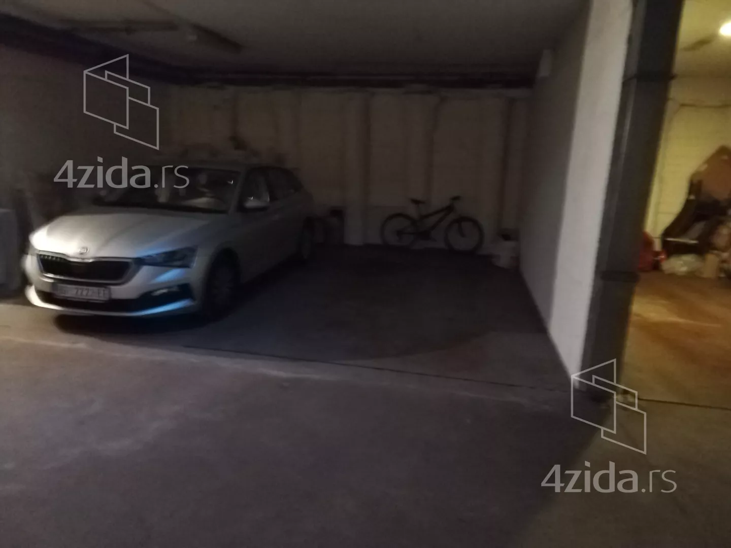 Garaža | 4zida