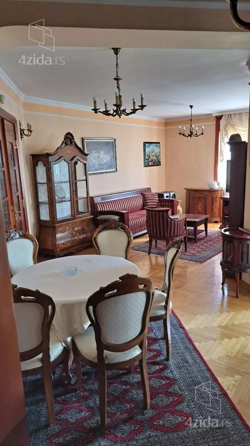 Četvoroiposoban stan | 4zida