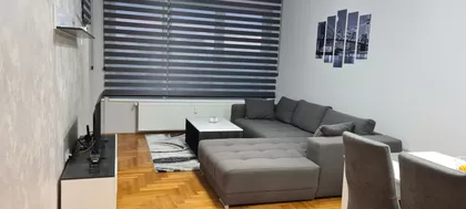 Huga Badalića 5 | 4zida.rs