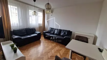 Pariske komune | 4zida.rs