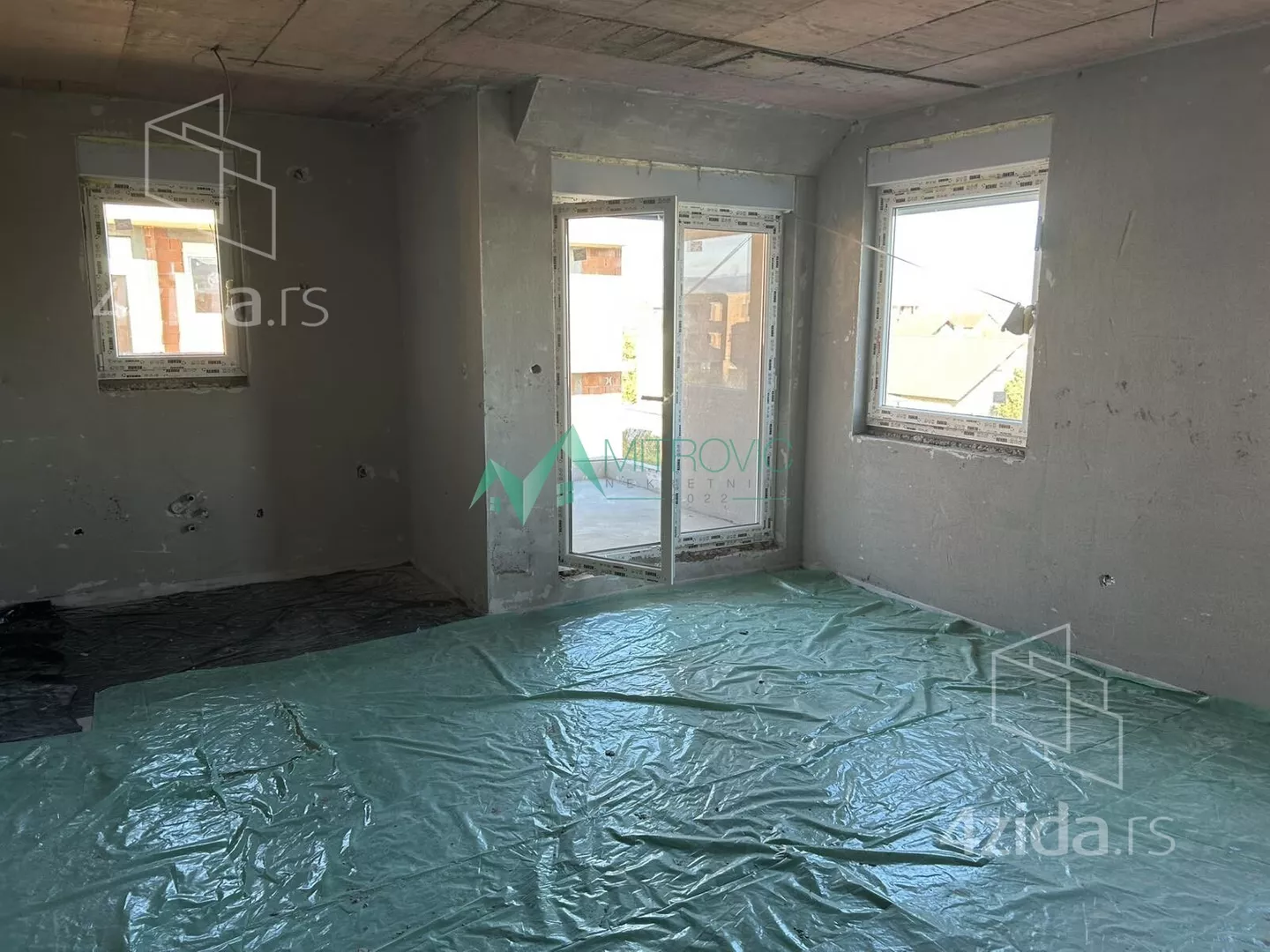 Troiposoban stan | 4zida